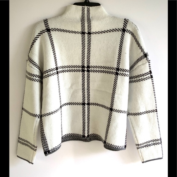 Cozy Stylish Fine Knit Plaid Turtleneck - Picture 4 of 5